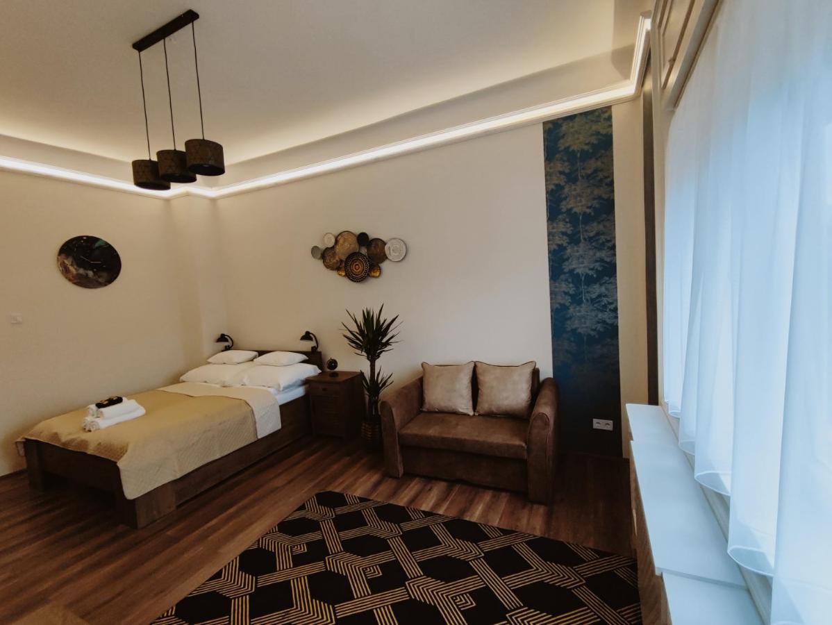 Central Palace Apartman Ντέμπρετσεν Εξωτερικό φωτογραφία