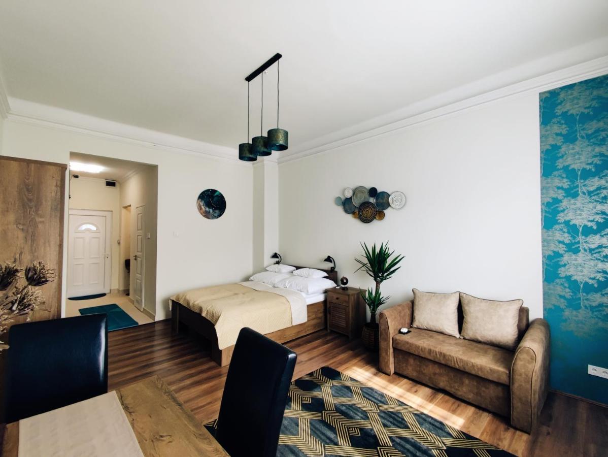 Central Palace Apartman Ντέμπρετσεν Εξωτερικό φωτογραφία